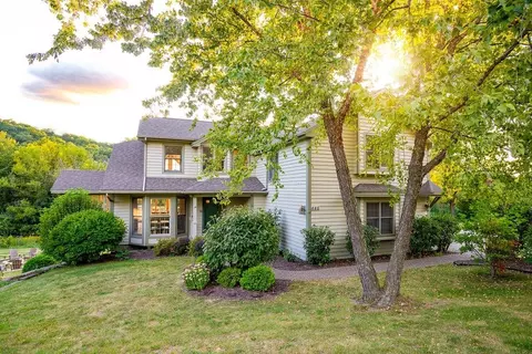 446 Territory Dr, Galena, IL 61036