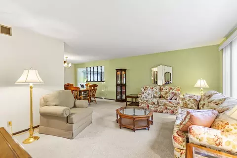 295 Forestcliff Ct, Lake Summerset, IL 61019 photo 3