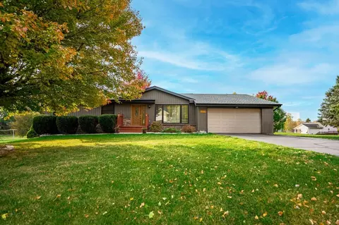 295 Forestcliff Ct, Lake Summerset, IL 61019 photo 2