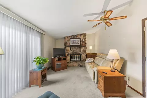 295 Forestcliff Ct, Lake Summerset, IL 61019 photo 8