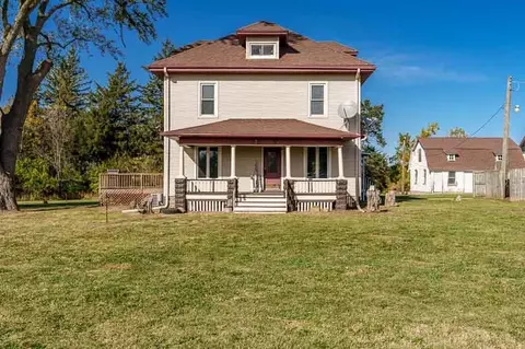 15685 W State Rd, Pecatonica, IL 61063