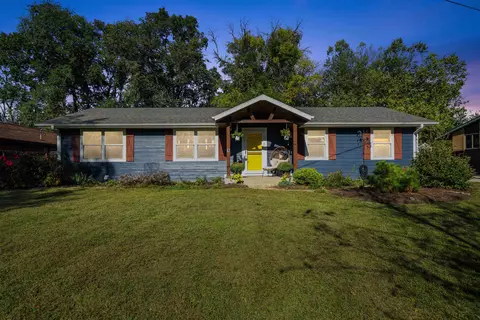 Exterior - 4641 S Beach Ln, Dubuque, IA 52003 photo 1 of 6