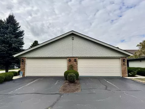 7348 Colosseum Dr, Rockford, IL 61107