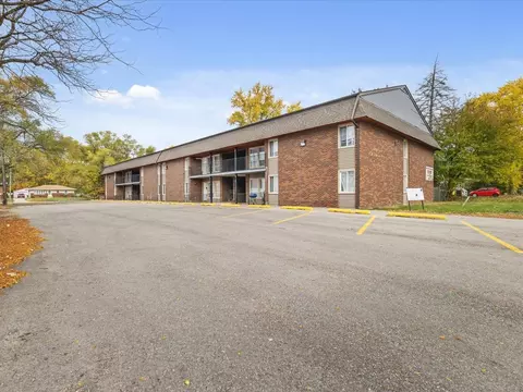 2415 Paradise Blvd, Rockford, IL 61103