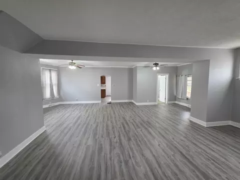 Living - 111 Empire, Freeport, IL 61032 photo 2 of 6