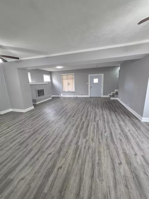 Living - 111 Empire, Freeport, IL 61032 photo 1 of 6