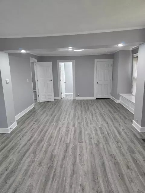 Living - 111 Empire, Freeport, IL 61032 photo 6 of 6