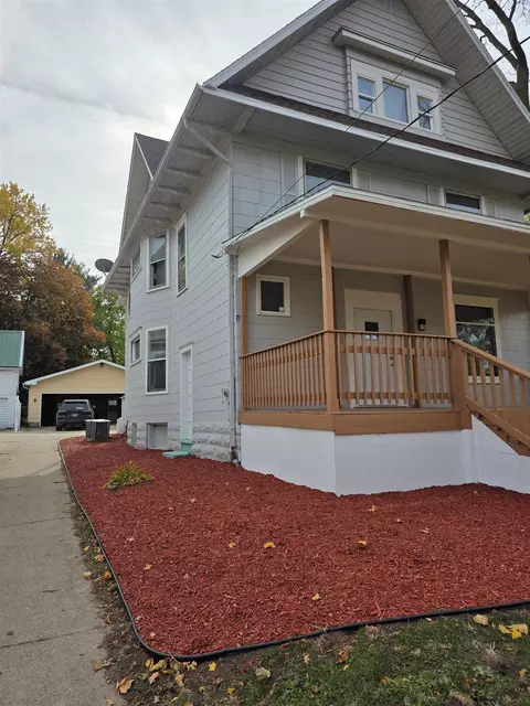 Exterior - 111 Empire, Freeport, IL 61032 photo 3 of 5