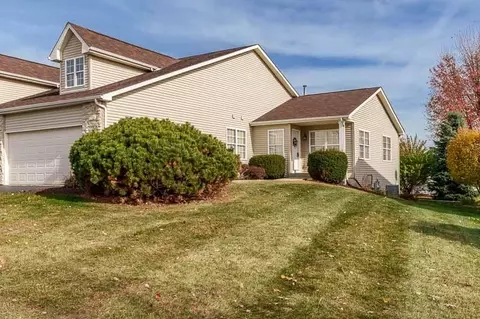 490 Prairie Knoll Dr, Poplar Grove, IL 61065