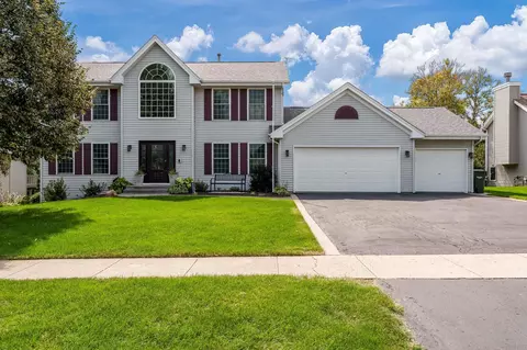 4621 Lindbloom Ln, Cherry Valley, IL 61016