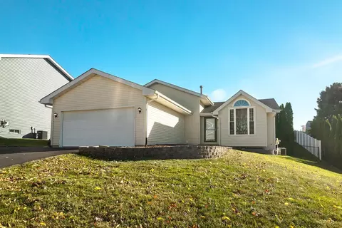 5439 Pocono Dr, Loves Park, IL 61111