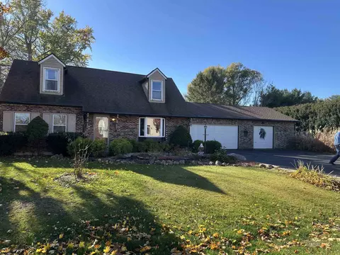 4934 E Ashelford Dr, Byron, IL 61010