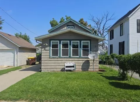 540 W American St, Freeport, IL 61032