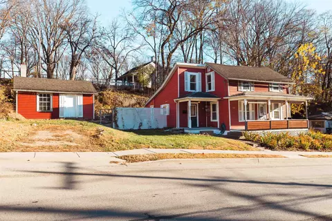 341 Gear St, Galena, IL 61036