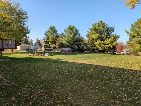 2042 Kenneth Dr, Freeport, IL 61032 photo 23
