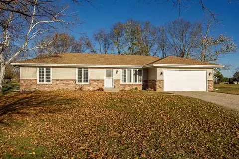 11803 Hayloft Ct, Roscoe, IL 61073