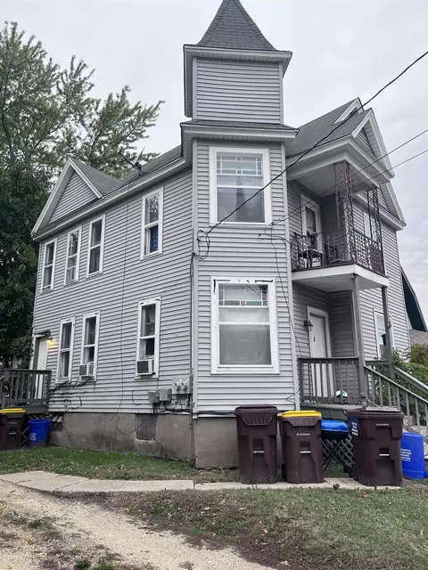 417 9th St, Rockford, IL 61104