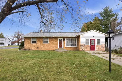 1864 W Revere St, Freeport, IL 61032