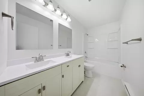 Bath - 2065 W Fairview Rd, Freeport, IL 61032 photo 1 of 3