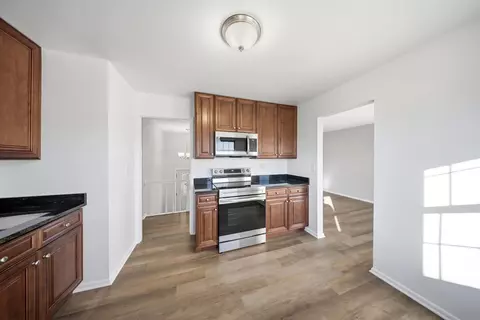 Kitchen - 2065 W Fairview Rd, Freeport, IL 61032 photo 2 of 3