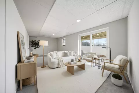Living - 2065 W Fairview Rd, Freeport, IL 61032 photo 4 of 5