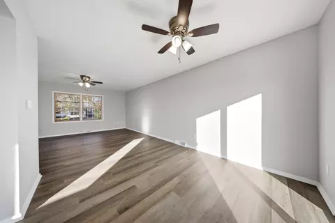Living - 2065 W Fairview Rd, Freeport, IL 61032 photo 3 of 5