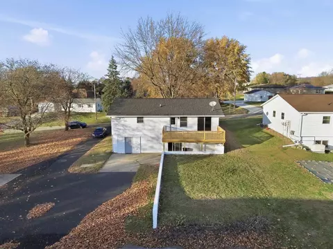 View/Area - 2065 W Fairview Rd, Freeport, IL 61032 photo 3 of 3