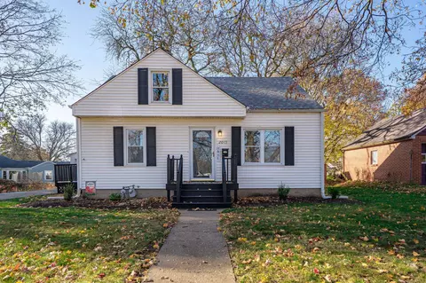2015 Oregon Ave, Rockford, IL 61108