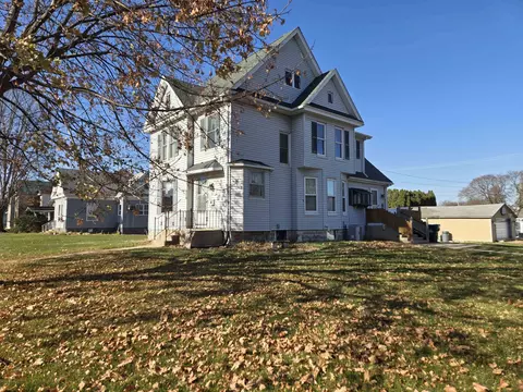 516 E Buffalo St, Polo, IL 61064