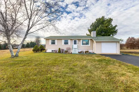 10 E A125 E Apple Canyon Rd, Apple River, IL 61001