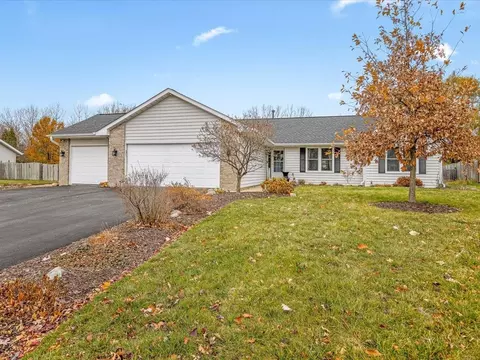6072 Valhalla Dr, Loves Park, IL 61111