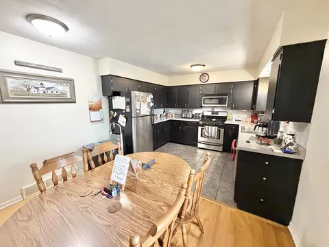 322 E 10th St, Pecatonica, IL 61063 photo 8