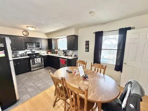 322 E 10th St, Pecatonica, IL 61063 photo 7