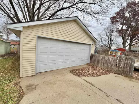 322 E 10th St, Pecatonica, IL 61063 photo 21