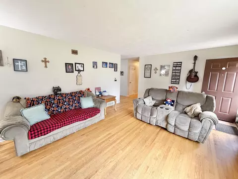 322 E 10th St, Pecatonica, IL 61063 photo 5