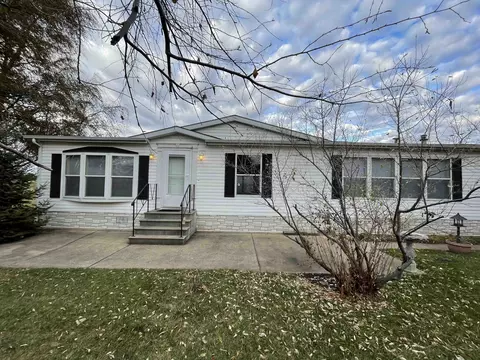562 Seasons Pkwy, Belvidere, IL 61008