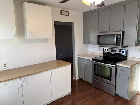 3237 W Carthage Dr, Freeport, IL 61032 photo 5