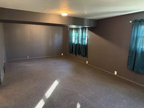 3237 W Carthage Dr, Freeport, IL 61032 photo 12