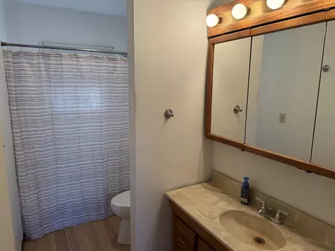 3237 W Carthage Dr, Freeport, IL 61032 photo 8