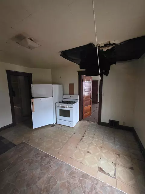 Kitchen - 21 W Dexter, Freeport, IL 61032 photo 4 of 4
