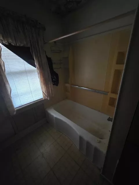 Bath - 21 W Dexter, Freeport, IL 61032 photo 1 of 2
