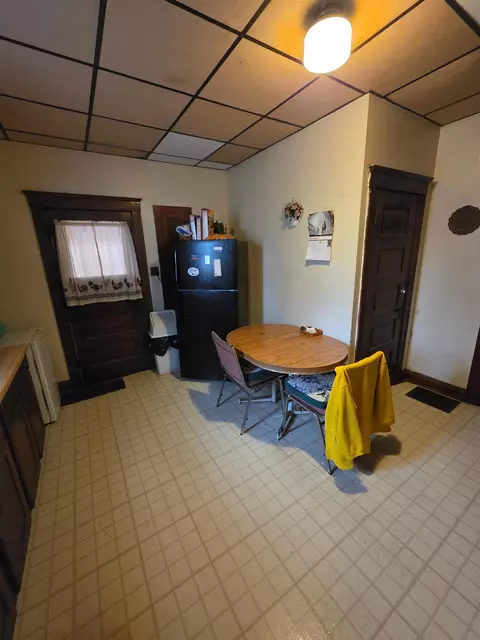 Kitchen - 21 W Dexter, Freeport, IL 61032 photo 2 of 4