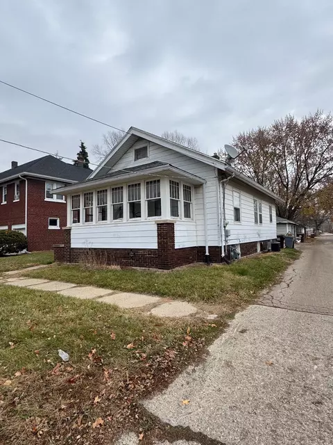 1610 Parmele St, Rockford, IL 61104