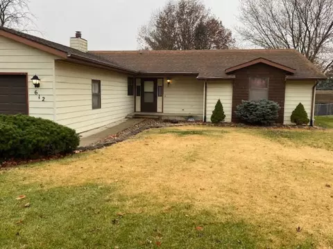 612 Alamo Dr, Freeport, IL 61032