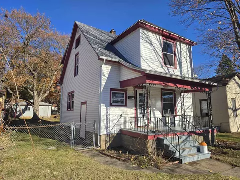 1810 Hutchins Ave, Rockford, IL 61104