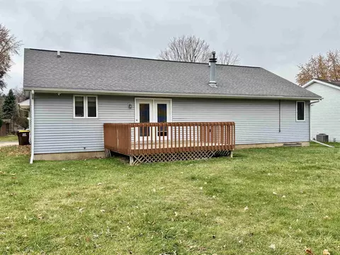 Exterior - 1519 Ruby St, Belvidere, IL 61008 photo 3 of 4