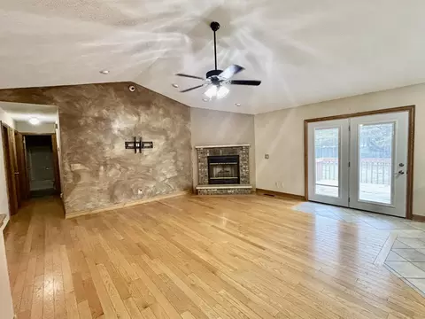 Living - 1519 Ruby St, Belvidere, IL 61008 photo 1 of 2