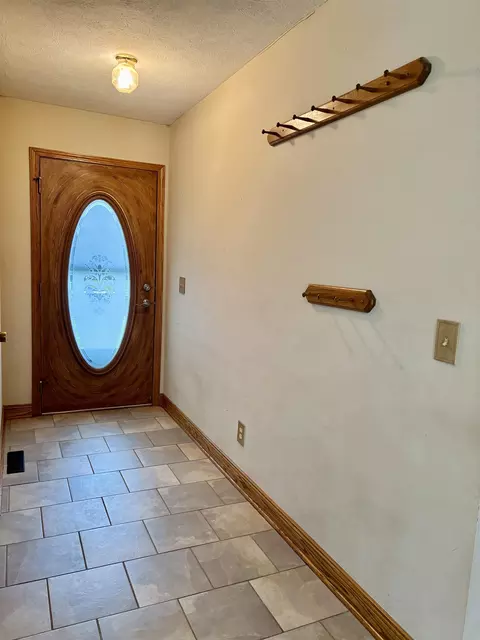 Entry Way - 1519 Ruby St, Belvidere, IL 61008 photo 1 of 1