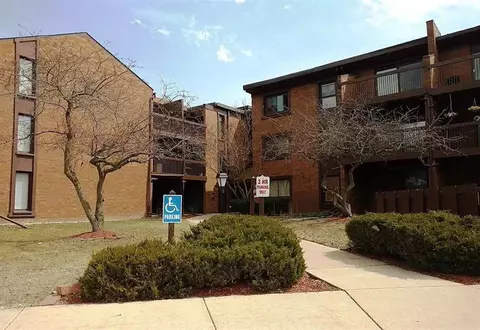 2929 Sunnyside Dr UNIT 123B, Rockford, IL 61114