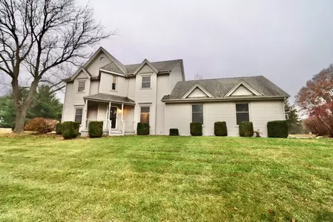 543 Fieldcrest Rd, Belvidere, IL 61008